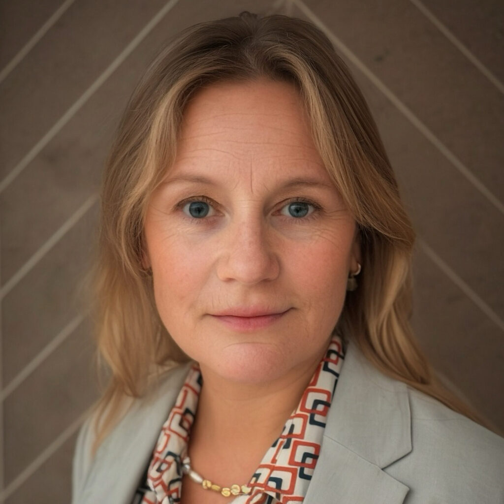 ANGIE ALDERMAN Headshot I Leading in the AI Era 